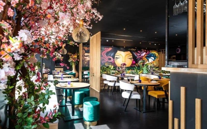 Premium 100-Seat Triple Fronted Restaurant on Chelsea's King's Road